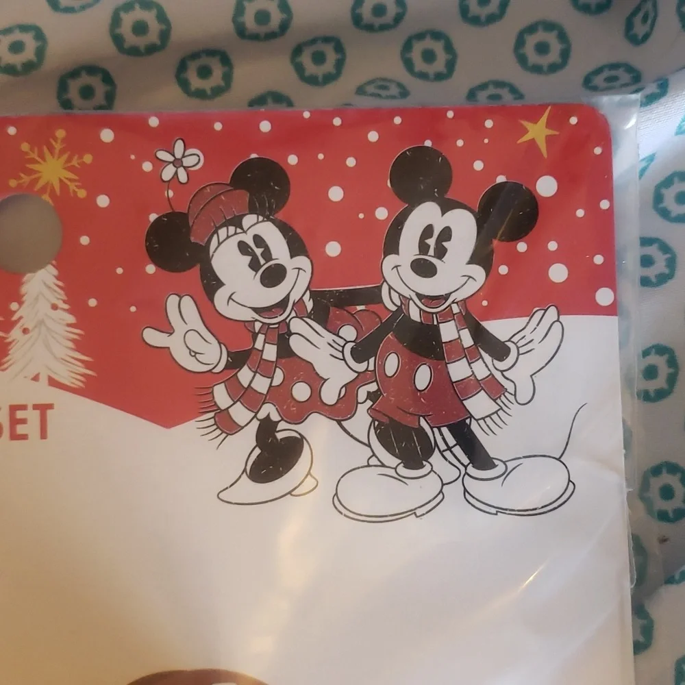 NIP Mickey and Minnie 4 Piece Spatula and Cookie Cutter Set